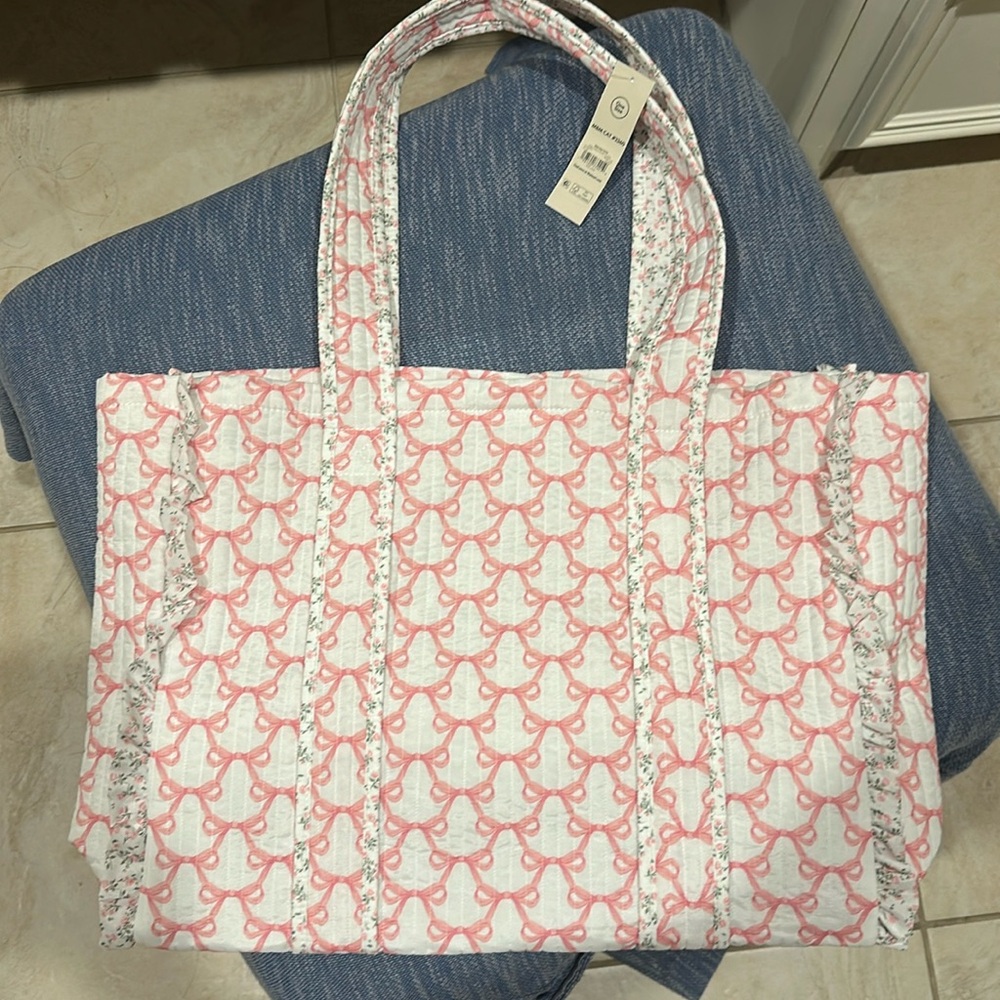 Quilted pink floral no boundaries large tote